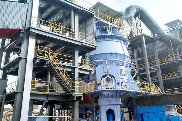 新鄉(xiāng)長(zhǎng)城機(jī)械為云南客戶承建的年產(chǎn)60萬(wàn)噸礦粉線現(xiàn)場(chǎng)