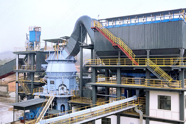 新鄉(xiāng)長(zhǎng)城機(jī)械為云南客戶承建的年產(chǎn)60萬(wàn)噸礦粉線現(xiàn)場(chǎng)